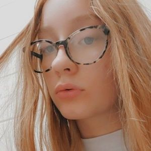 Meet your Posher, Lilly